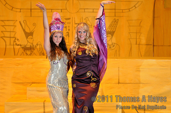 Cast 2 of AIDA  016