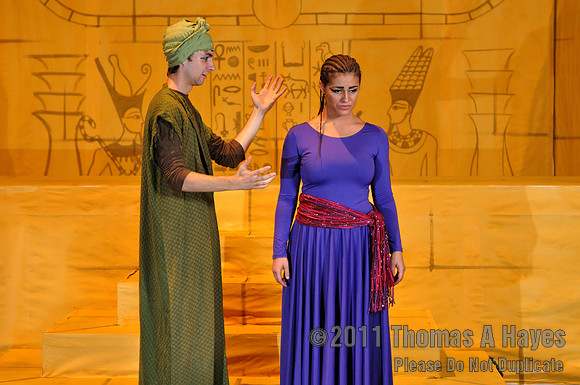 Cast 2 of AIDA  019