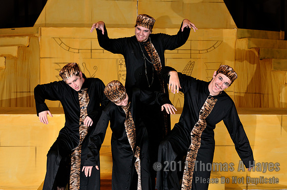 Cast 3 of AIDA  004