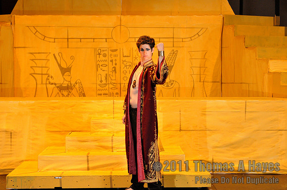 Cast 2 of AIDA  001